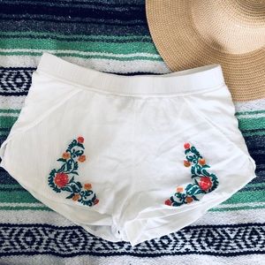 Rue 21 White Embroidered Shorts